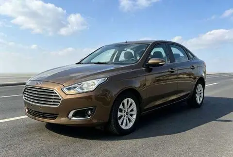 Ford Escort 2015 — фото 1