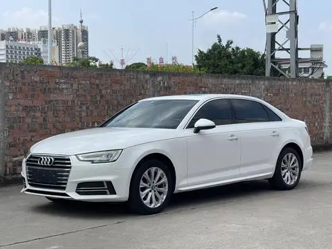 Audi A4L 2019 — фото 1