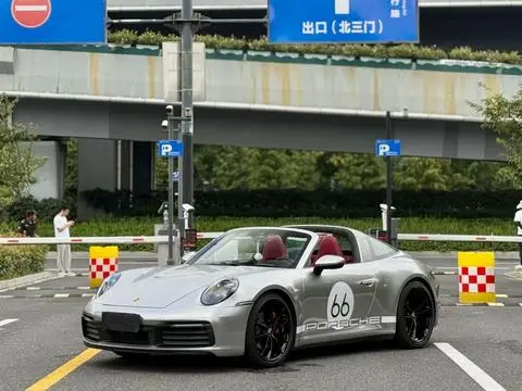 Porsche 911 2023