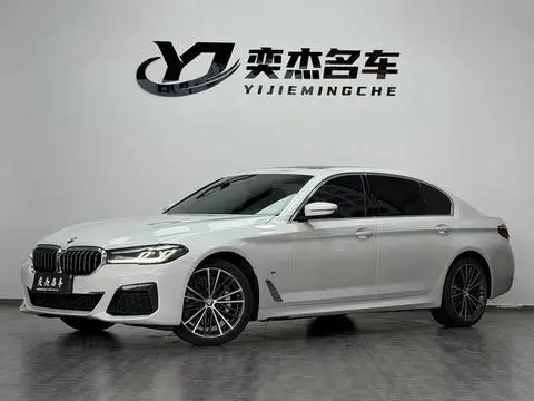 BMW 5 Series 2022 — фото 1