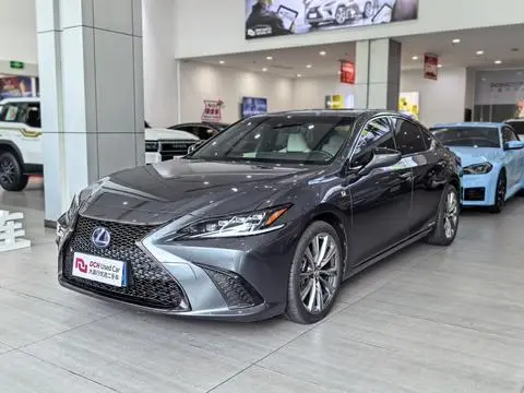 Lexus ES 2021 — фото 1