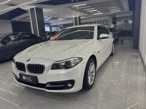 BMW 5 Series 2017 — фото 1