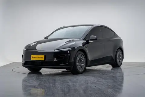 Tesla Model Y L 2026