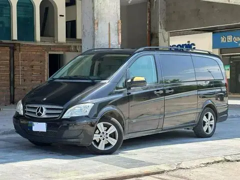Mercedes-Benz 唯雅诺 2011