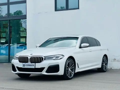 BMW 5 Series 2022 — фото 1