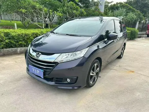 Honda 奥德赛 2015 — фото 1