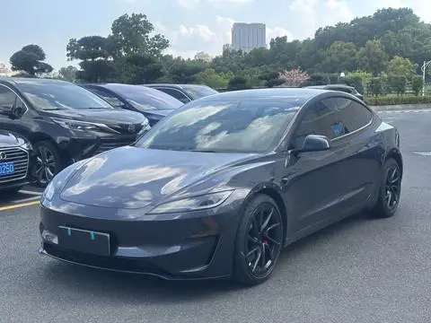 Tesla Model 3 2024