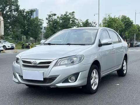 Toyota Corolla Altis 2013 — фото 1