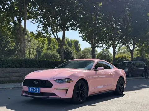Ford Mustang 2018 — фото 1