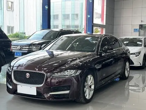 Jaguar XF 2016 — фото 1