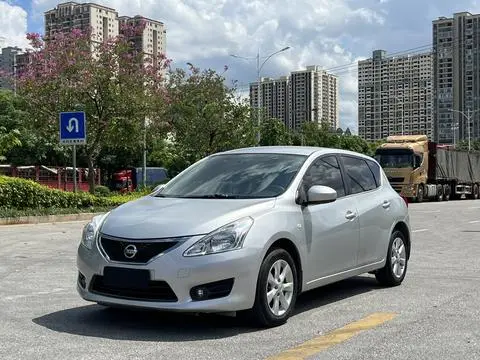 Nissan 骐达TIIDA 2011 — фото 1