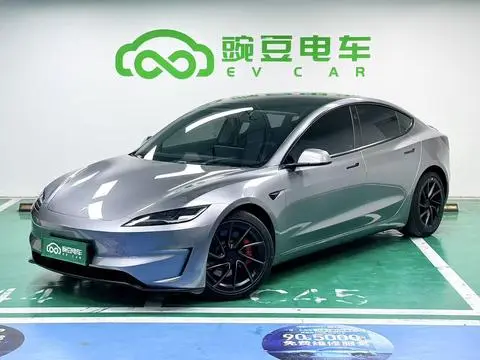 Tesla Model 3 2024