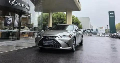 Lexus ES 2022