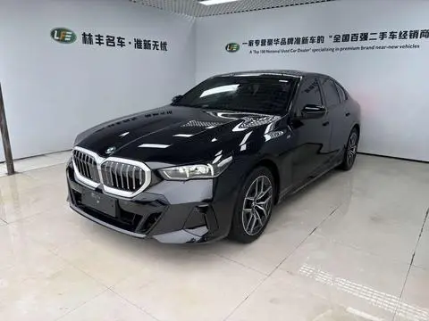 BMW 5 Series 2024 — фото 1
