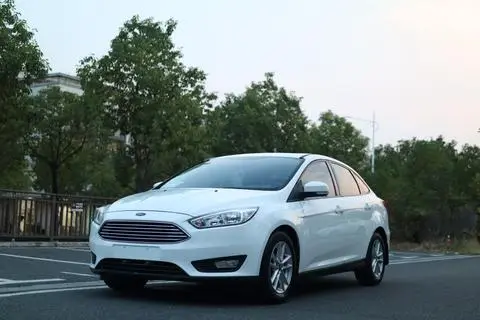 Ford Focus 2018 — фото 1