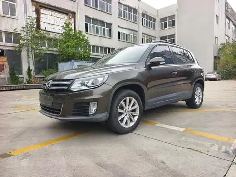 Volkswagen Tiguan 2015 — фото 1