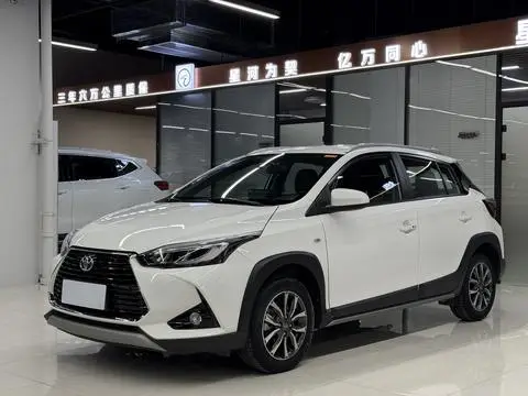 Toyota YARIS L 2022 — фото 1