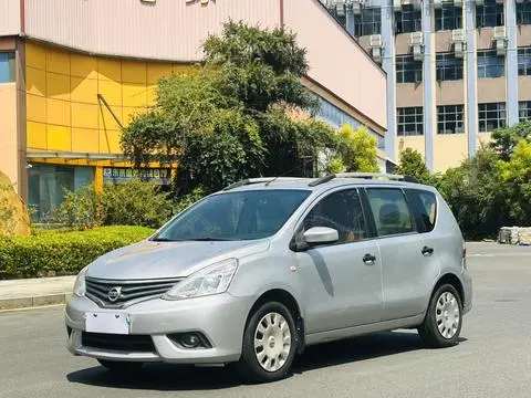Nissan 骊威 2015