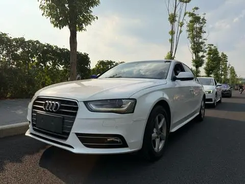 Audi A4L 2015 — фото 1