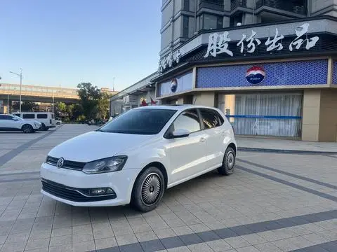 Volkswagen Polo 2016 — фото 1