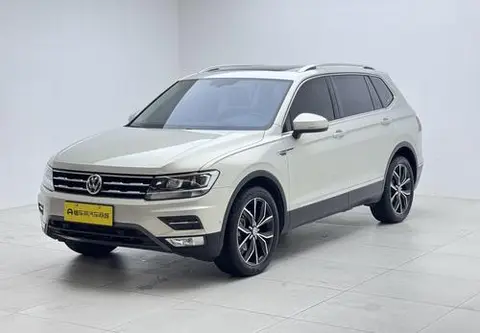 Volkswagen Tiguan L 2019 — фото 1