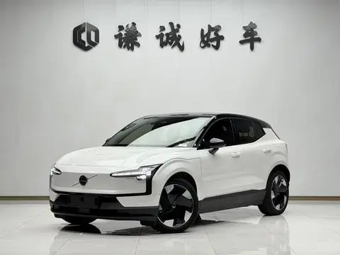 Volvo EX30 2025