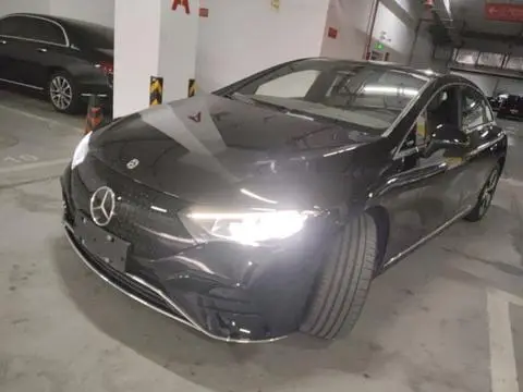 Mercedes-Benz EQE 2025