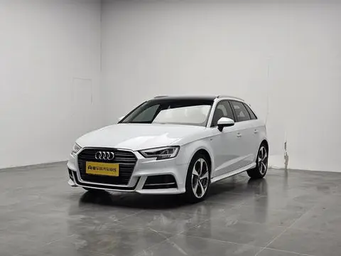 Audi A3 2018 — фото 1