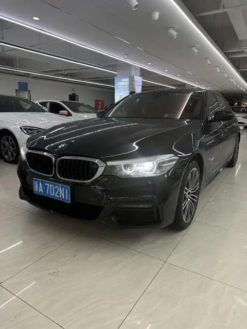 BMW 5 Series 2019 — фото 1