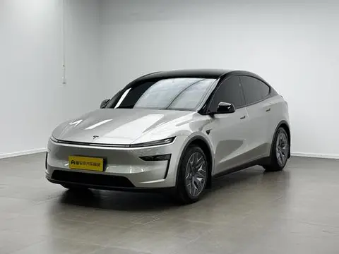 Tesla Model Y L 2026