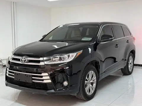 Toyota Highlander 2018 — фото 1