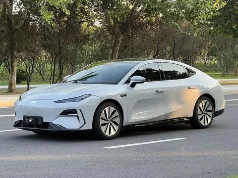 Geely E8 2024