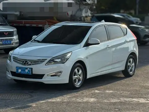 Hyundai Reina 2014 — фото 1