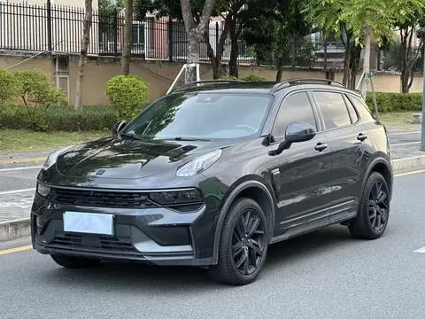 Lynk & Co 01 EM-P 2021