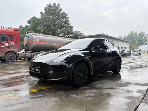 Tesla Model Y 2023 — фото 1