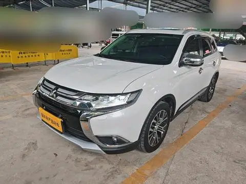 Mitsubishi 欧蓝德 2016