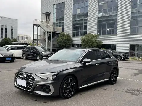 Audi A3 2021 — фото 1