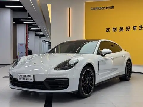 Porsche Panamera 2021