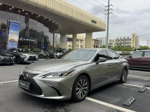 Lexus ES 2018