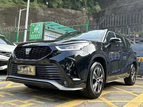 Toyota Crown Kluger 2023