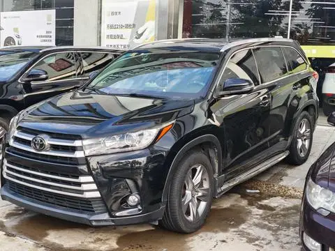 Toyota Highlander 2018 — фото 1