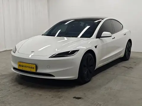 Tesla Model 3 2025 — фото 1