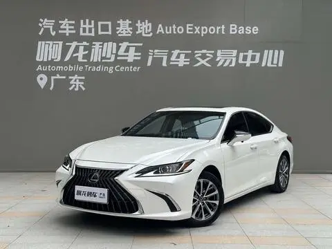 Lexus ES 2022