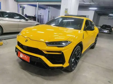 Lamborghini Urus 2021