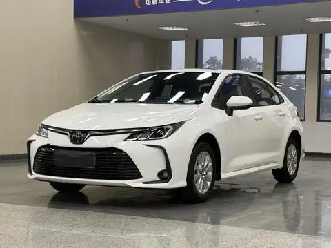 Toyota Corolla 2021 — фото 1