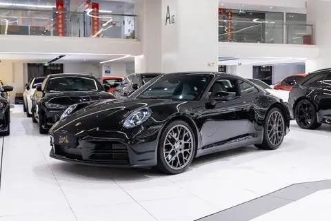 Porsche 911 2025