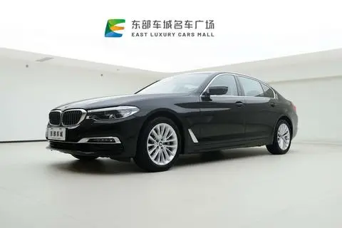 BMW 5 Series PHEV 2019 — фото 1