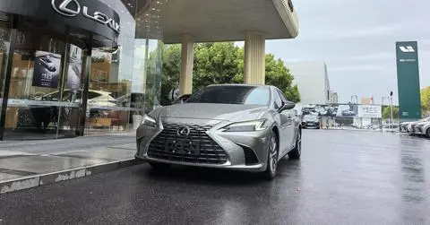Lexus ES 2025