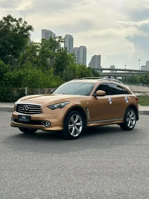 Infiniti QX70 2013