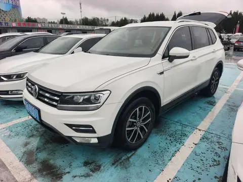 Volkswagen Tiguan L 2018 — фото 1